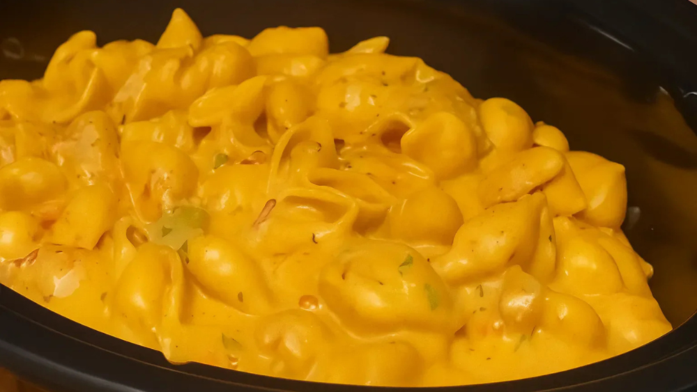 Brisket queso mac n cheese